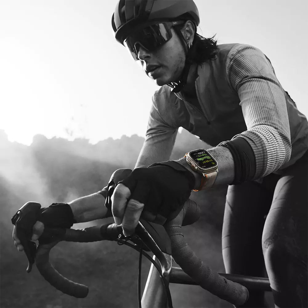 Apple Watch Ultra 2 GPS + Cellular 49mm Titânio c/ Loop Trail Azul/Preto - Small/Medium